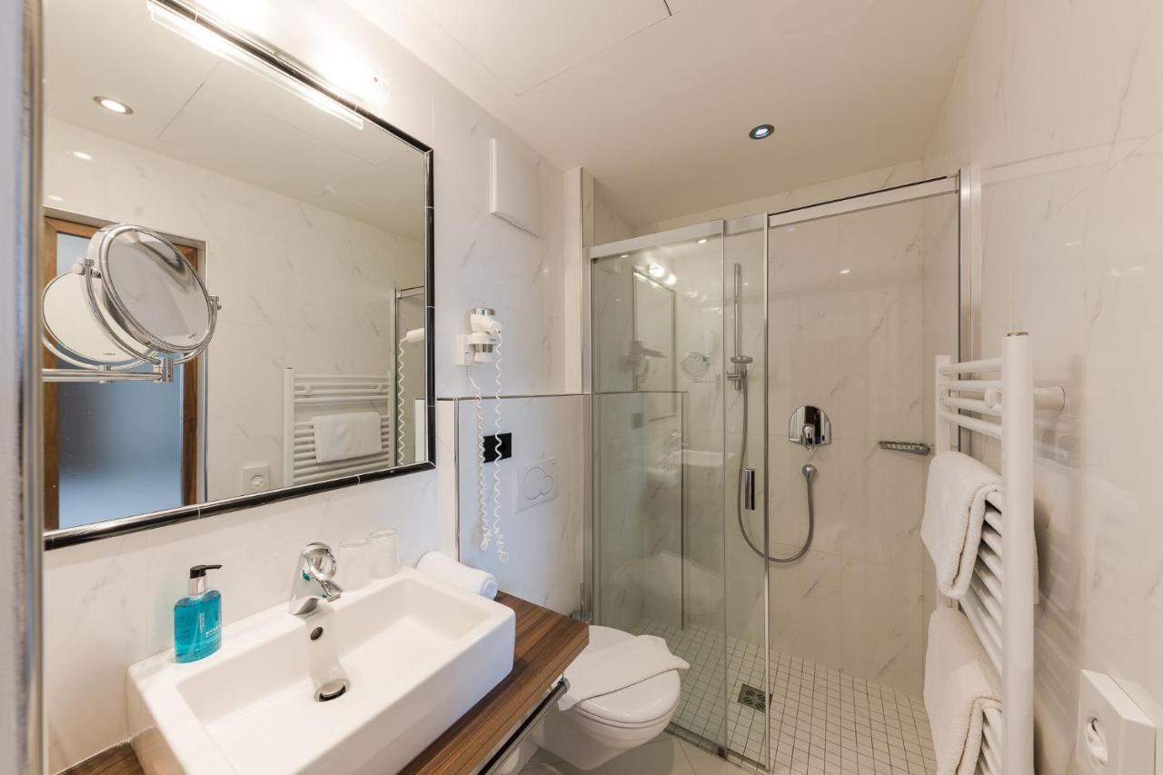 Hotel Mandelhof Appiano Sulla Strada Del Vino Ngoại thất bức ảnh