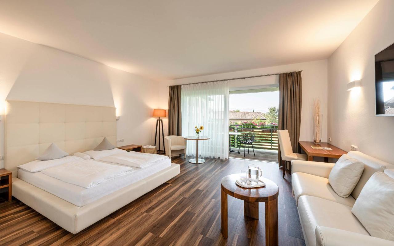 Hotel Mandelhof Appiano Sulla Strada Del Vino Ngoại thất bức ảnh
