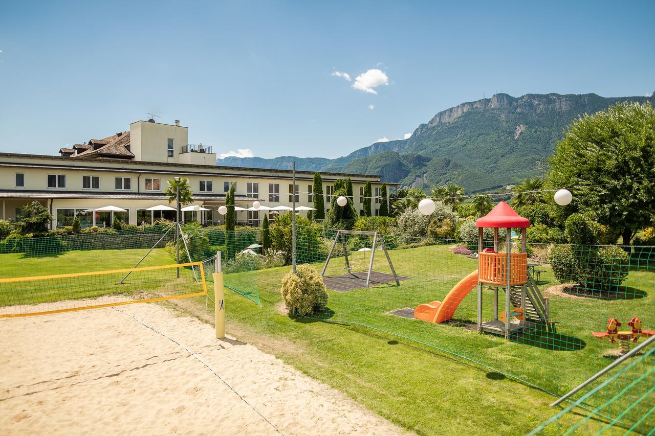 Hotel Mandelhof Appiano Sulla Strada Del Vino Ngoại thất bức ảnh